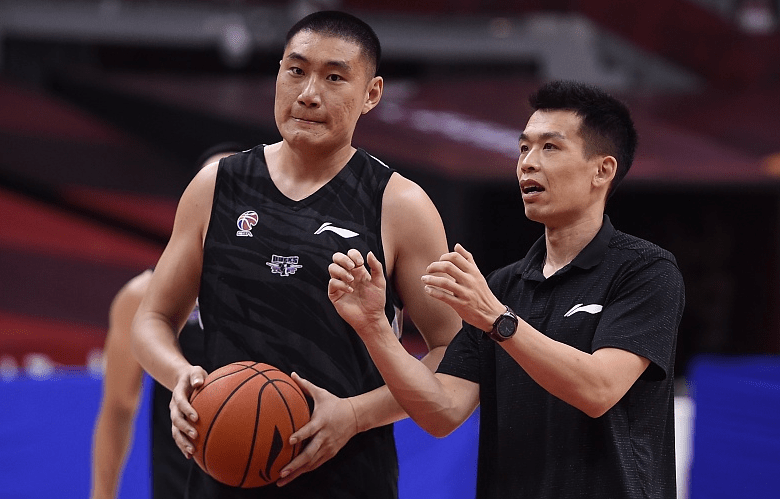 赛后体能课后；北京首钢完成体检备战CBA常规赛；管理层满意；医务组通报恢复的简单介绍
