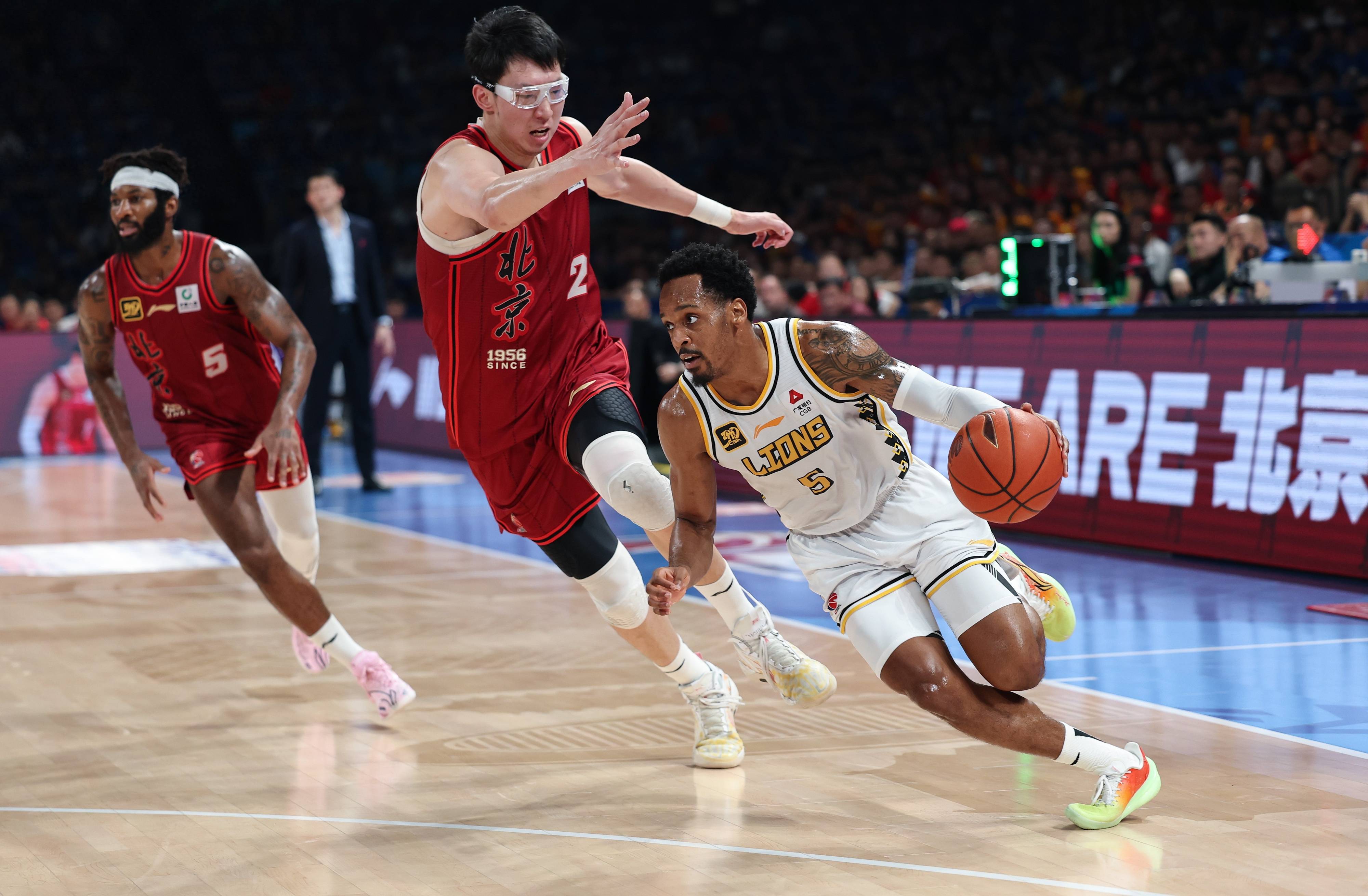 虎扑足球关于赛后广厦男篮备战欧联，门线救险细节曝光，话题不断，球队文化再被提及的信息