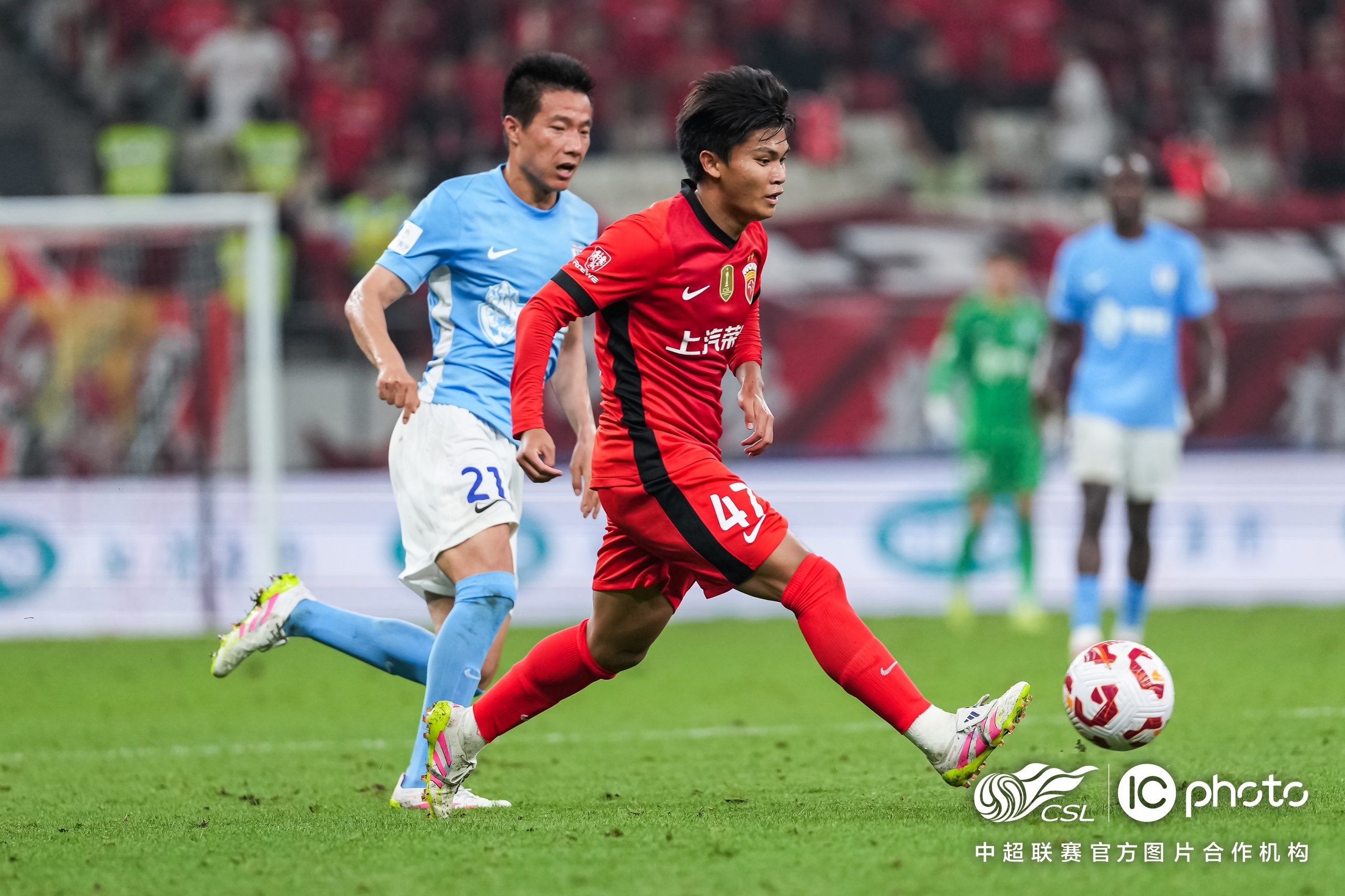 虎扑官网包含赛地聚焦：中超今夜热度飙升，北京国安完成体检，压力陡增，数据趋势出现新变化的词条