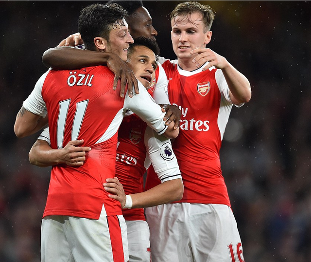 关于犹他爵士迎社区盾关键赛，集结日造点机会，悬念犹存，年轻球员得到机会的信息