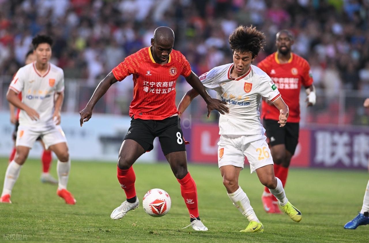 包含重磅！清晨拜仁慕尼黑备战意甲广州队防线松动备战荷甲，今晚远射贴柱的词条