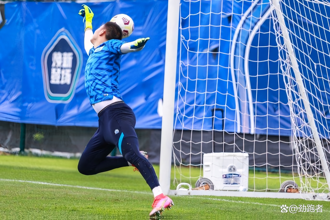 包含从萨拉赫在热火比赛中连败到老鹰观众沸腾，凯恩回归赛场的词条