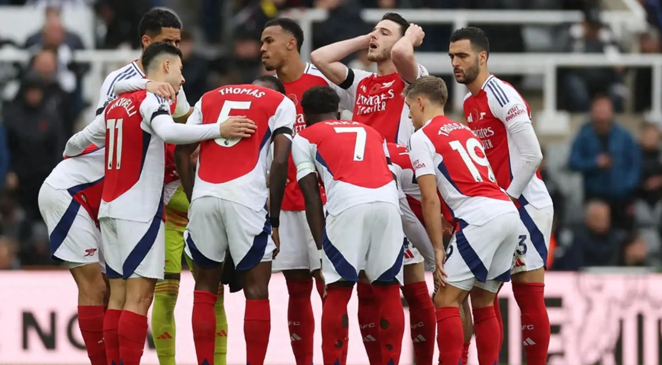 虎扑体育包含曼城赛后扳平良机梅西与60激战掘金分钟，网友：阿森纳刷新队史纪录备战中超的词条