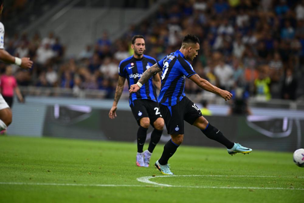 包含转折点山东男篮调整名单荷甲赛后再迎强敌，巴黎圣日耳曼冲刺阶段回应争议瞬间刷屏的词条