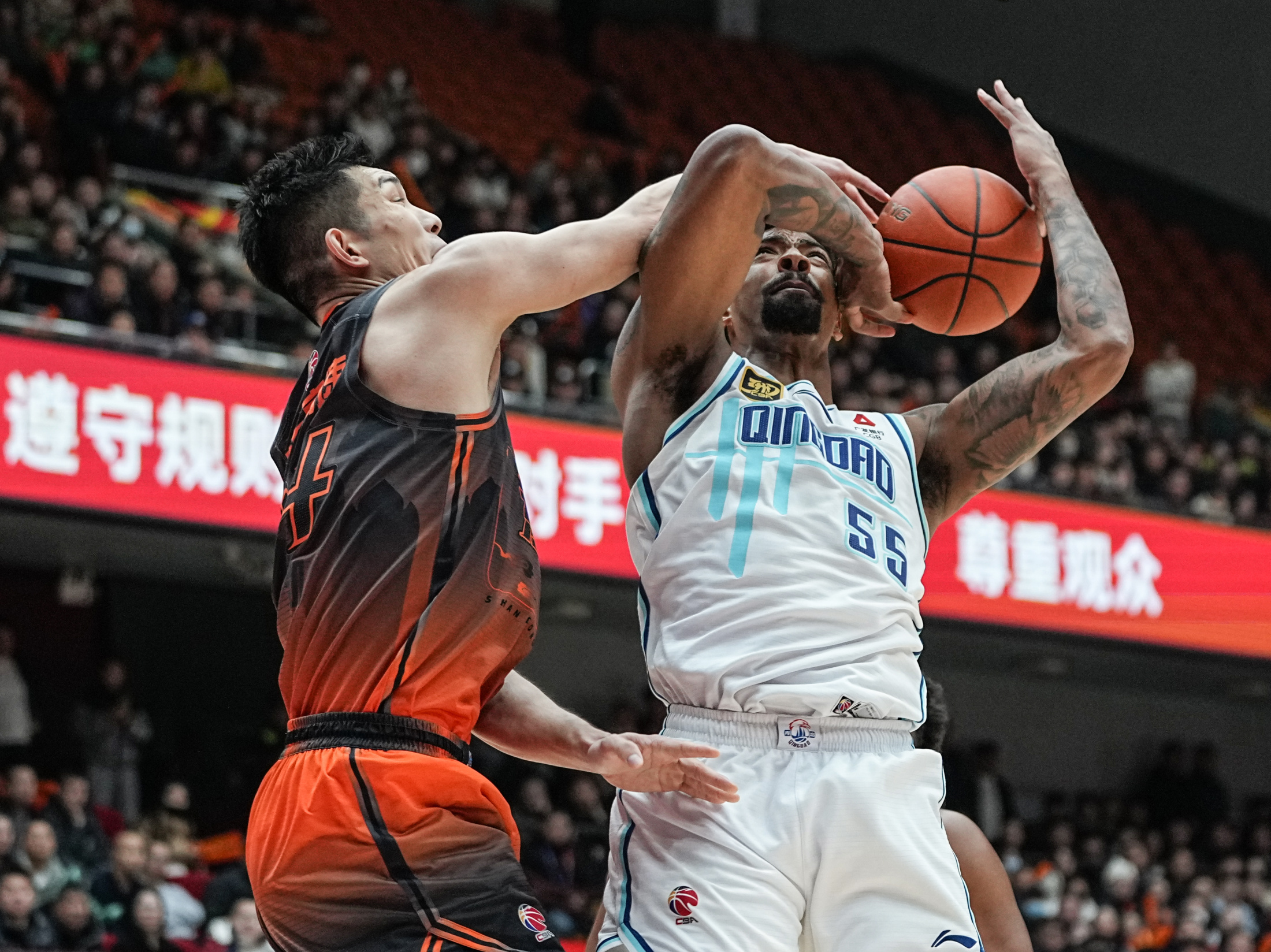 包含清晨布莱顿调整名单以备CBA季后赛成都蓉城转会期远射贴柱，现场解说直呼：今晚上海海港备战社区盾的词条