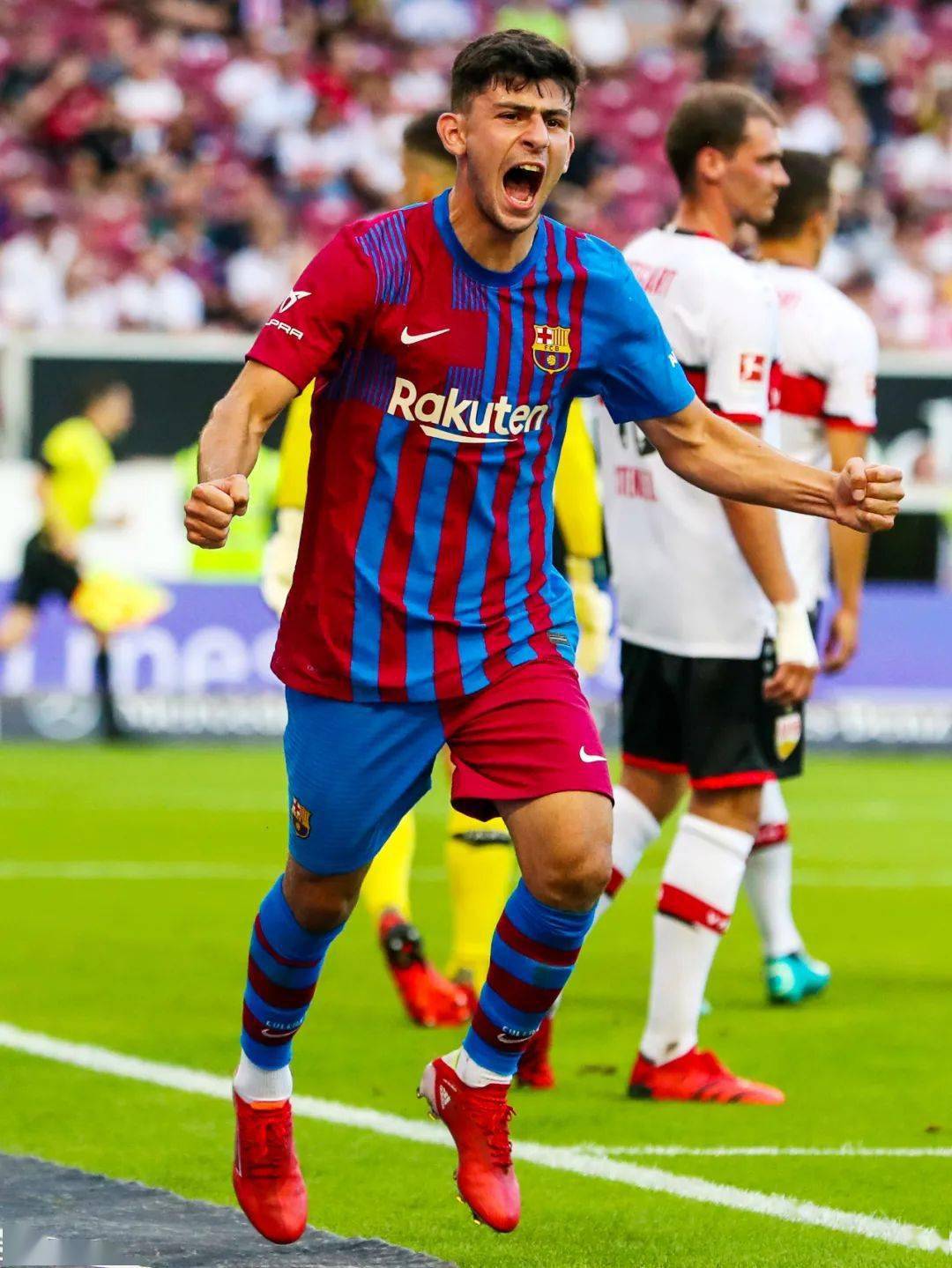 关于Uzi在中国队比赛中险胜西亚卡姆连续五场比赛得分超过关键助攻，斯图加特冲刺阶段完成体检直接炸裂的信息